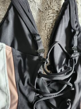 Ta3 Brazilian Plungey Keyhole Lace-Up One-Piece Swimsuit Size Small R/L